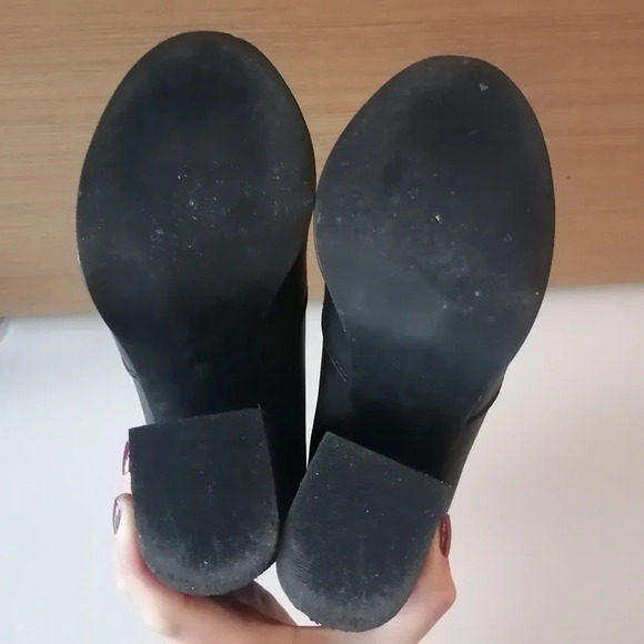 Jeffrey Campbell Yorktown Leather Chunky Heel Booties in Black Rounded Toe 8 - Picture 10 of 16